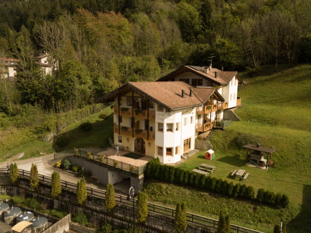 Garni Costa Verde Bocenago Exterior photo